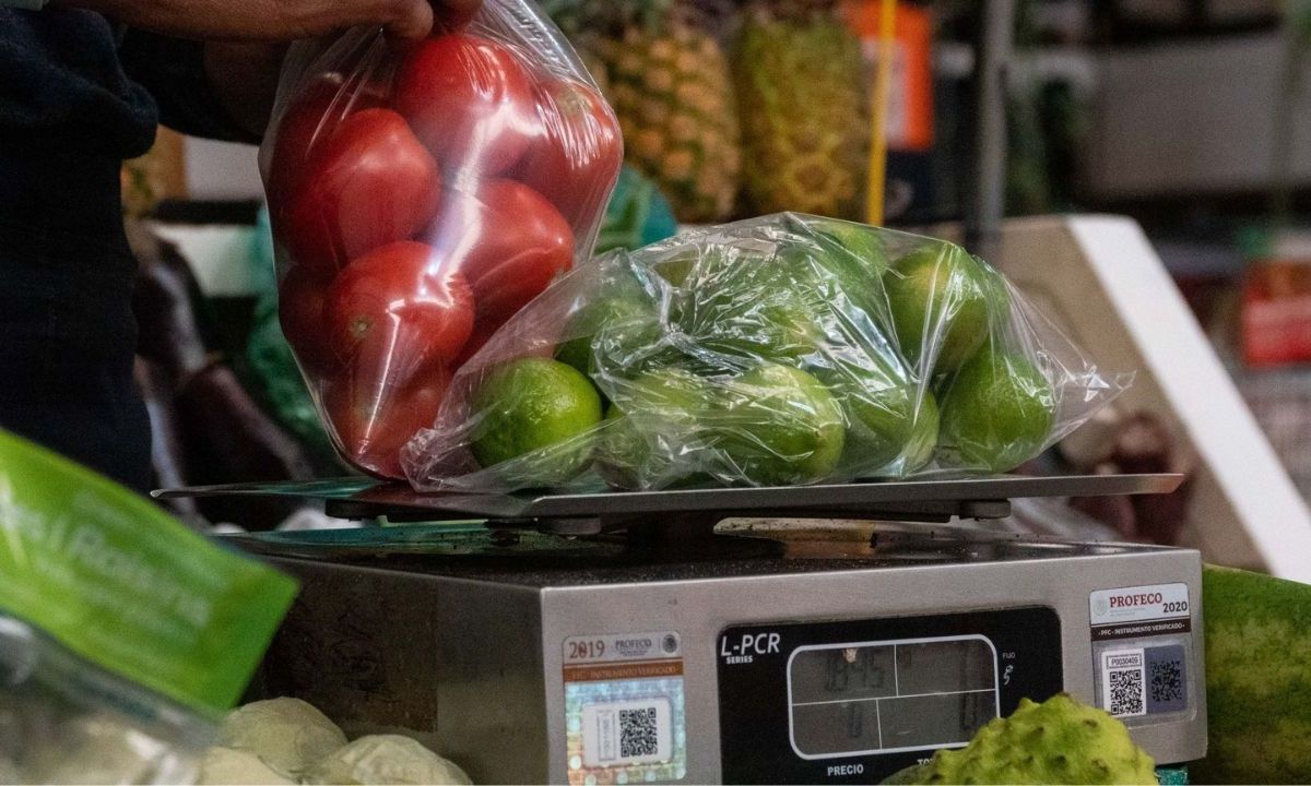 Inflación en México cae a 4.4% en diciembre.