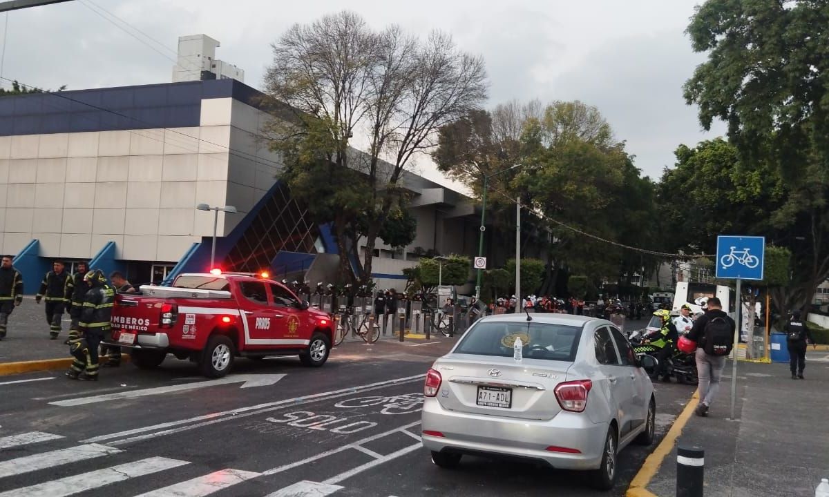 El edil refirió que el bombero que resultó afectado fue reportado como estable luego de ser trasladado al Hospital San Ángel Inn