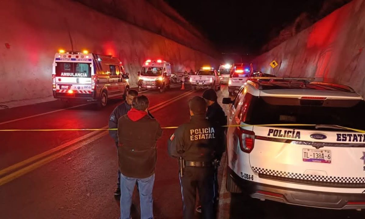 Fuerte choque en la carretera Puebla-Tlaxcala deja cinco muertos y cuatro heridos.