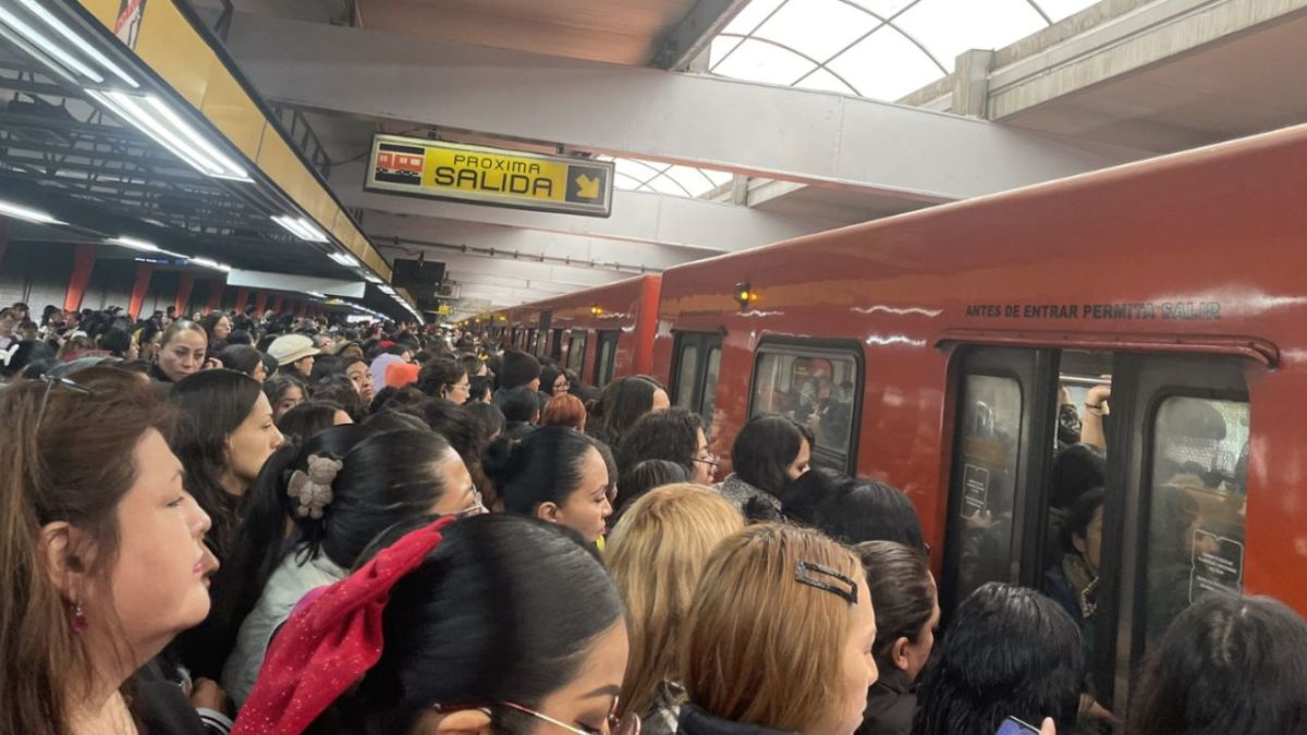 Se realiza el retiro de un tren para su revisión en la Línea 5