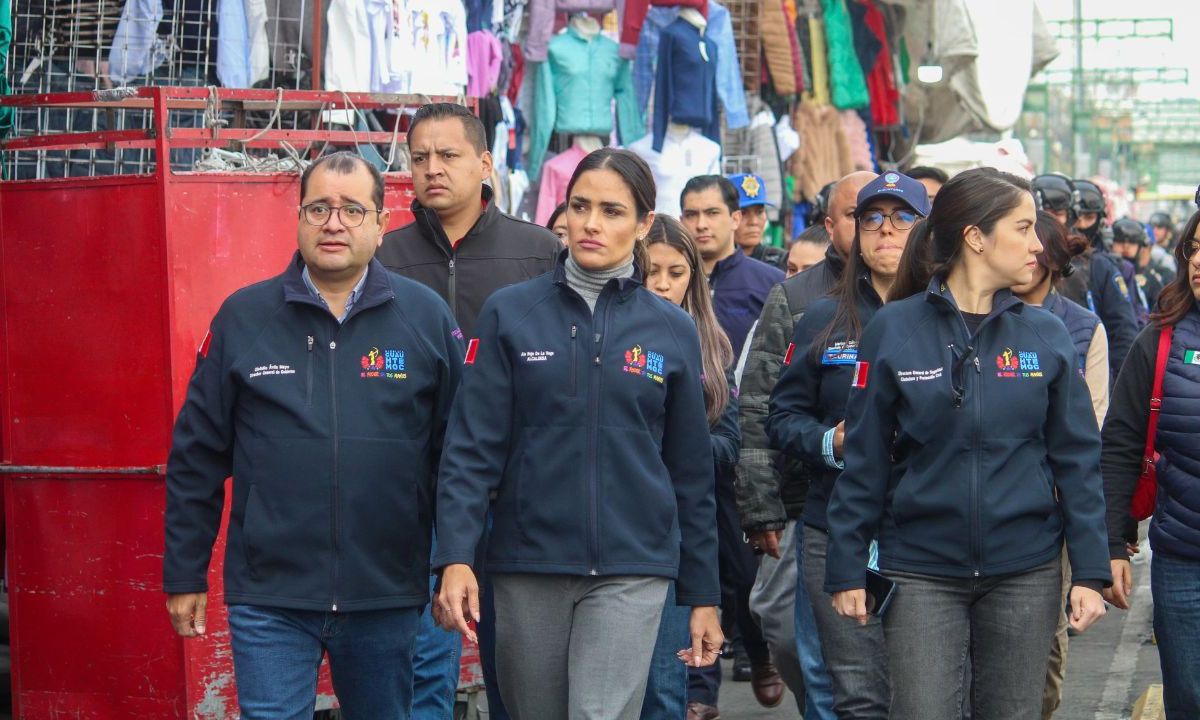 Alessandra Rojo de la Vega, alcaldesa de Cuauhtémoc, en operativo para ordenamiento de ambulantes en Tepito.