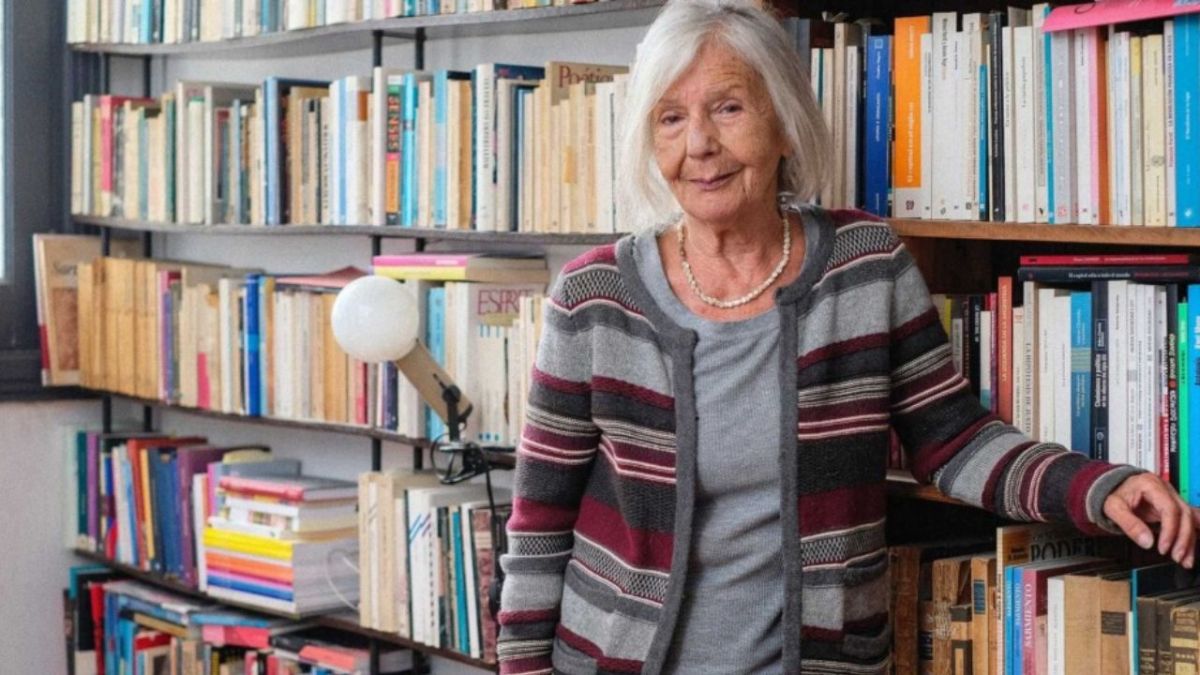 Tras estar internada a causa de un accidente cerebrovascular, falleció a los 82 años la escritora y periodista argentina Beatriz Sarlo.