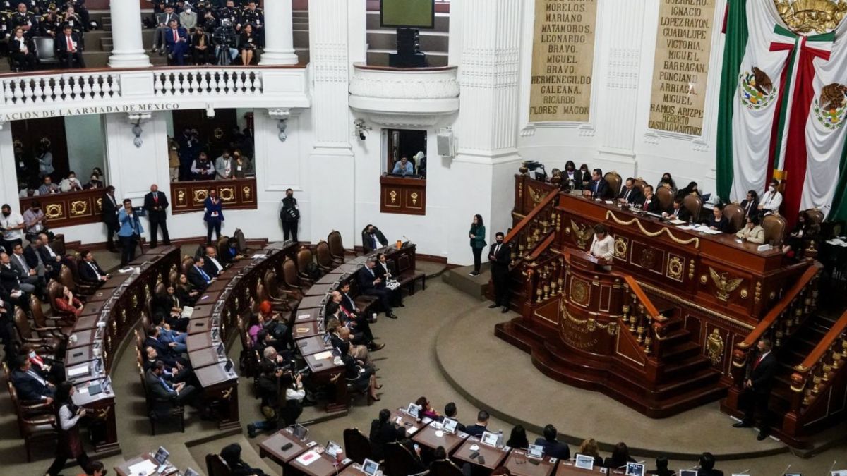 El Congreso de CDMX exhortó a la FGR y al Consejo de la Judicatura Federal a investigar la posible comisión de delitos de juzgadores.