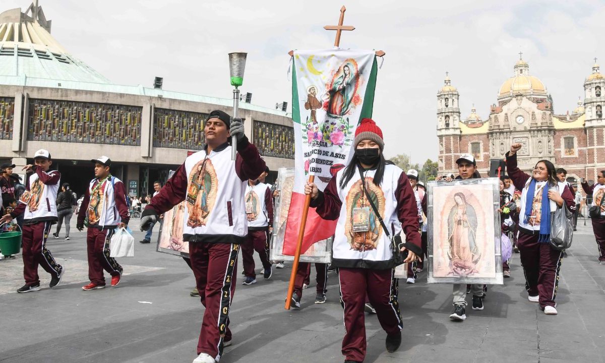 Peregrinos en la Basílica