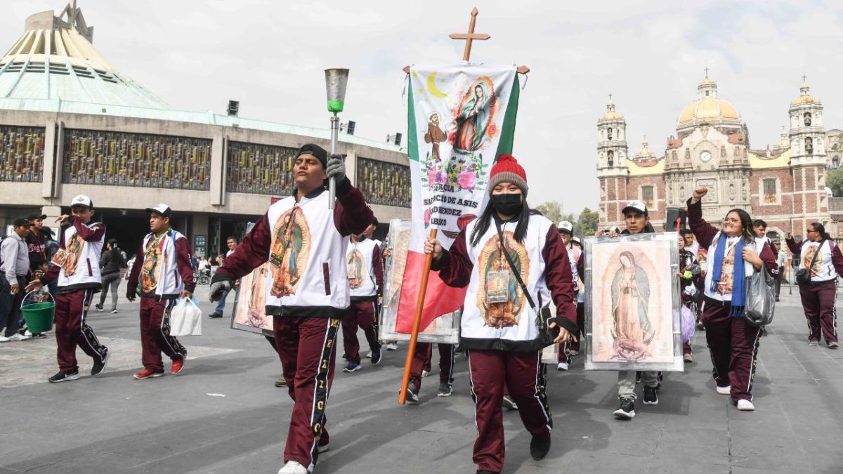 Peregrinos en la Basílica