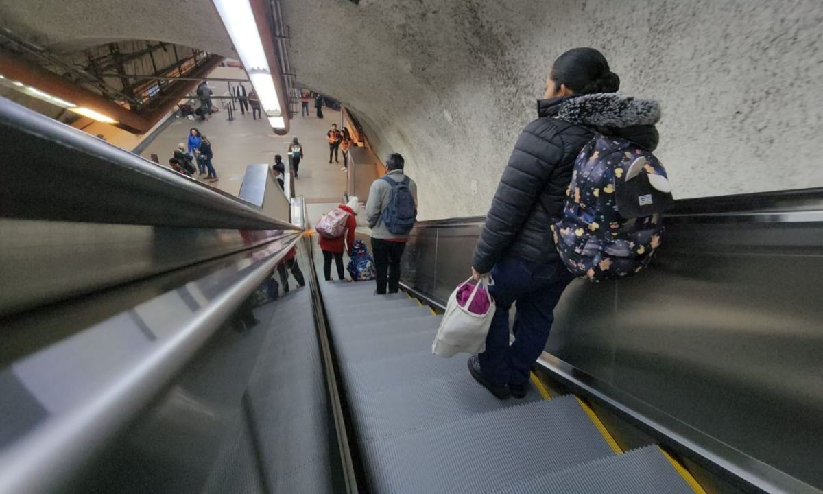 "Queremos garantizar que el Metro sea cien por ciento un espacio público incluyente", dijo Clara Brugada