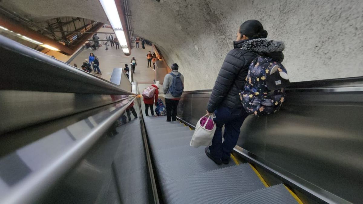 "Queremos garantizar que el Metro sea cien por ciento un espacio público incluyente", dijo Clara Brugada