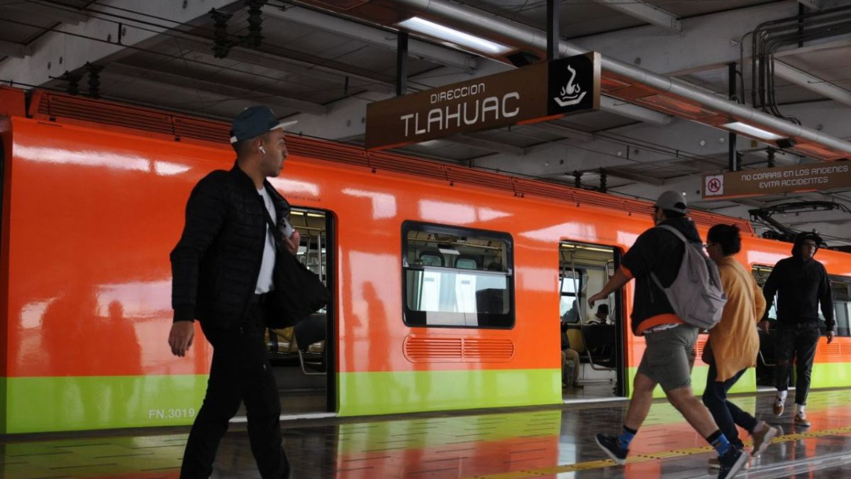 Estación del metro Tláhuac en CDMX, L12