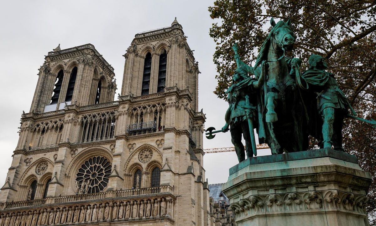 Los cantantes y organistas que componen los tres coros de Notre Dame están ansiosos por volver a la catedral para los primeros oficios y conciertos tras cinco años de reconstrucción.