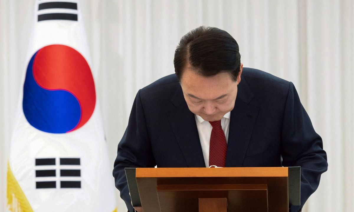 El presidente coreano Yoon Suk Yeol afirmó en un discurso televisado que dará "un paso al costado" y llamó a poner fin a la "política de los excesos".