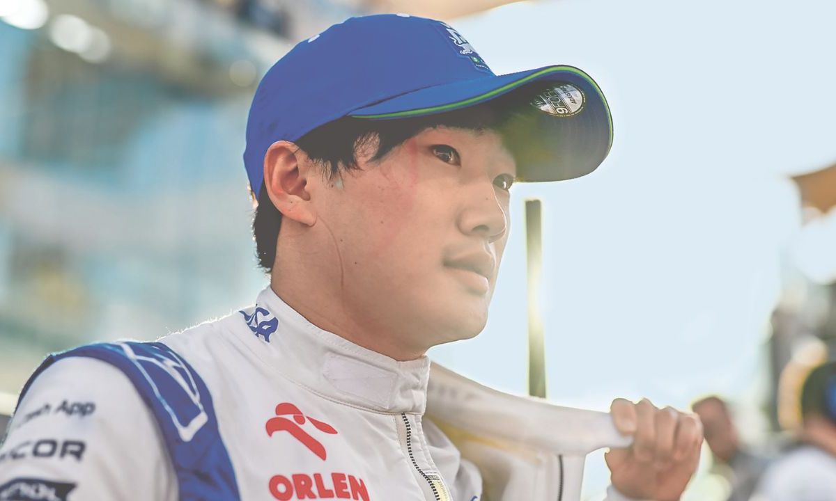 Con 24 años y apenas cuatro dentro de la categoría estelar del automovilismo, Yuki Tsunoda aún no suma podios o victorias en F1, con 26 ocasiones entre los mejores 10 puestos y un doceavo lugar en el mundial de pilotos de 2024 como su mejor resultado