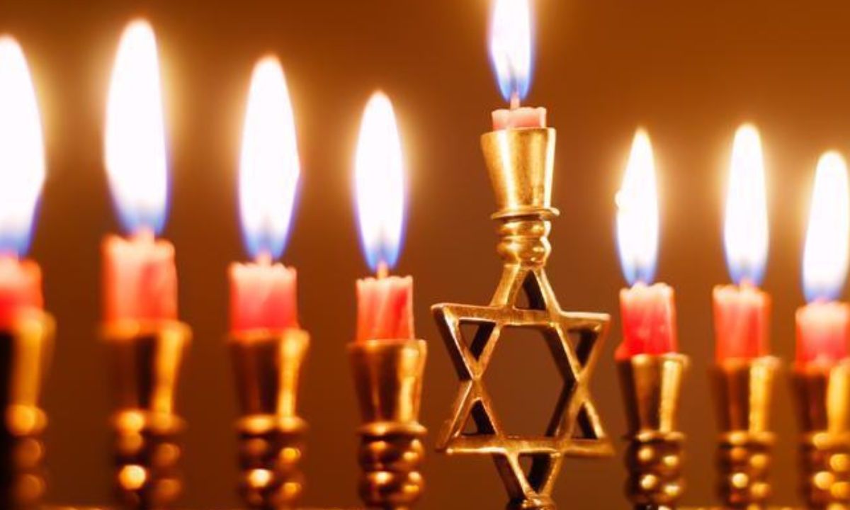 Celebración del Hanukkah en navidad este año