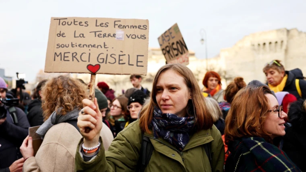 Foto: AFP/ "¡Gracias Gisèle!", gritaron este jueves los manifestantes a la salida del tribunal 