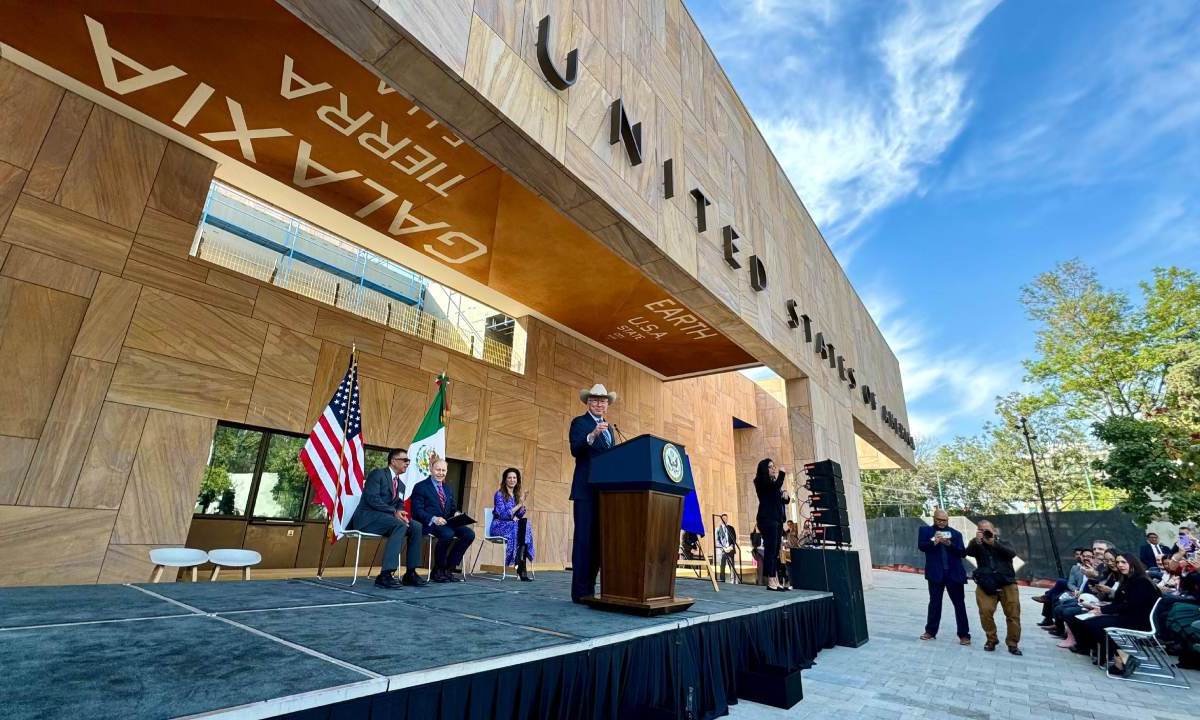 Este martes, inauguró el nuevo recinto de la legación estadounidense ubicado al poniente de la Ciudad de México.