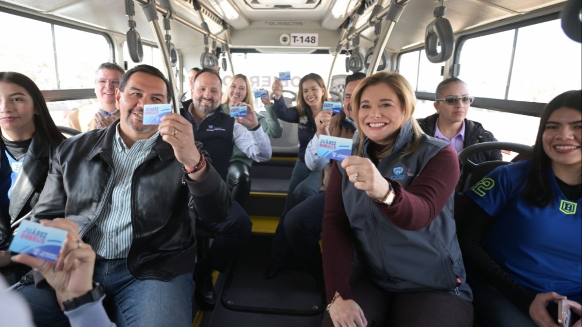 Maru Campos inaugura el JuárezBus