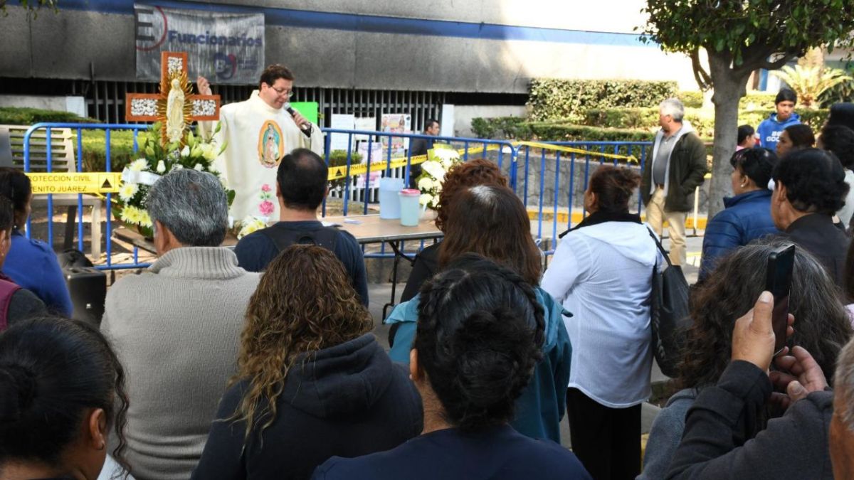 La alcaldía Benito Juárez realizó una misa en memoria de los cuatro trabajadores que perdieron la vida en el incendio de su Deportivo.