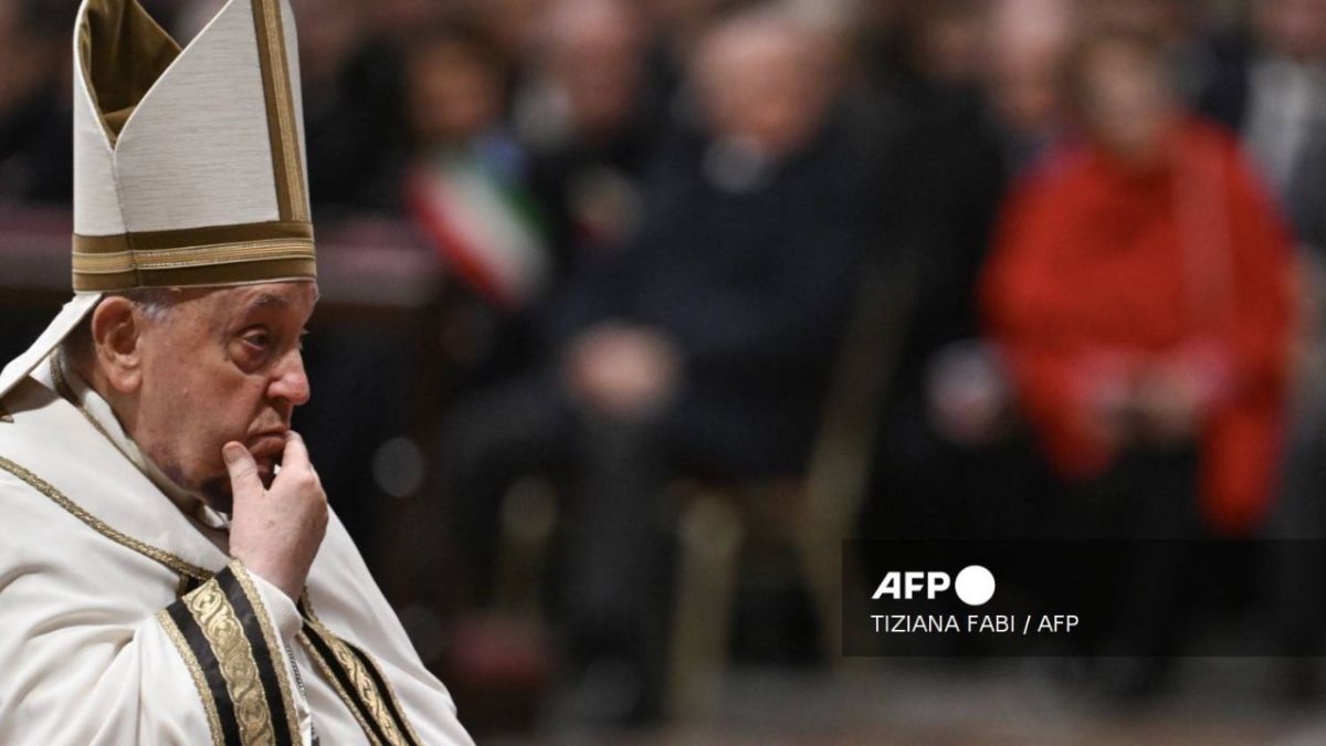 Papa Francisco en la iglesia