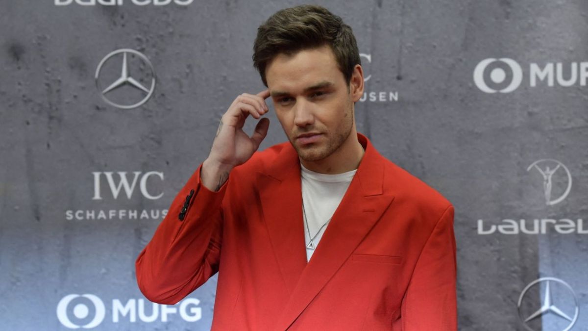 El cantante Liam Payne posando en alfombra en febrero de 2020.