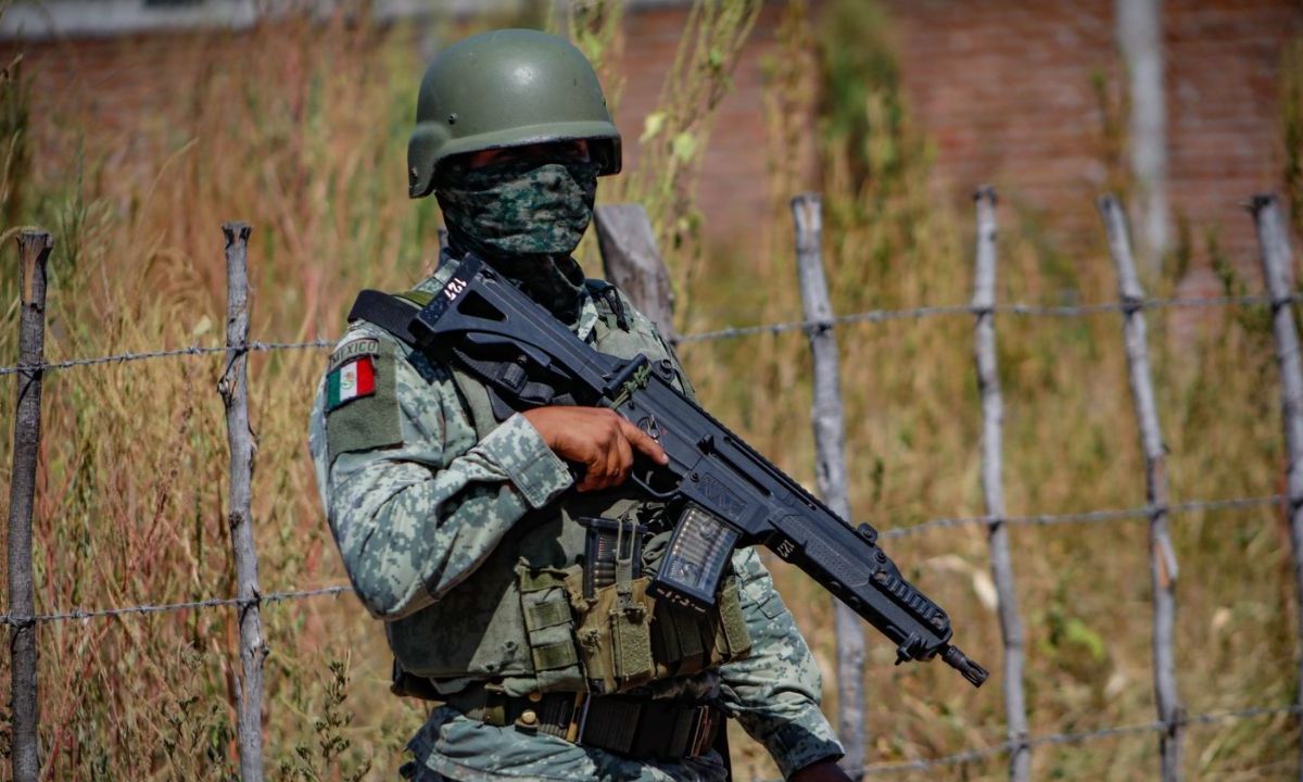 Elementos del Ejército Mexicano en operaciones de seguridad en Culiacán, Sinaloa.