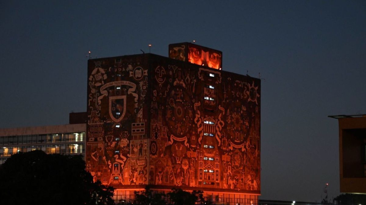 UNAM de noche