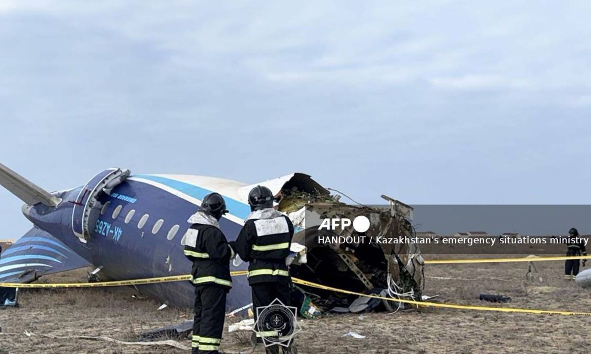 Avión se estrella en Kazajistán