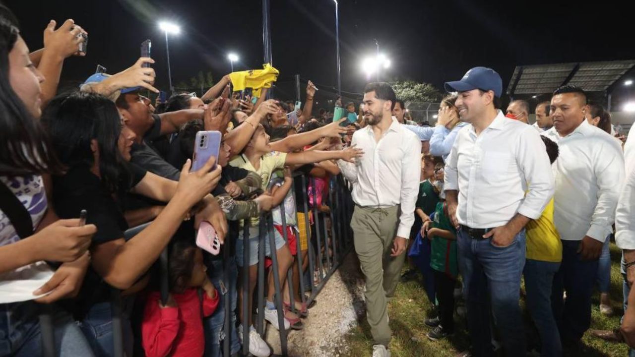 La ceremonia también incluyó la inauguración de instalaciones nombradas en honor a destacadas figuras del deporte yucateco, como el gimnasio de boxeo Miguel Canto y el campo de béisbol Randy Arozarena