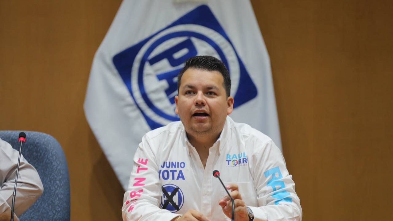 Cooperación. El diputado migrante electo, Raúl Torres, se dijo dispuesto a trabajar de la mano de las nuevas autoridades locales en beneficio de las y los capitalinos.