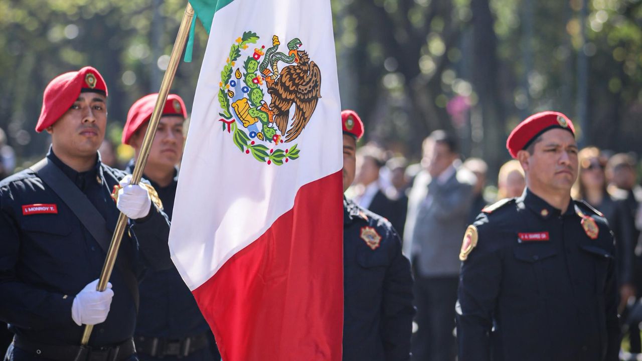 Celebración del Día de la Bandera en Álvaro Obregón