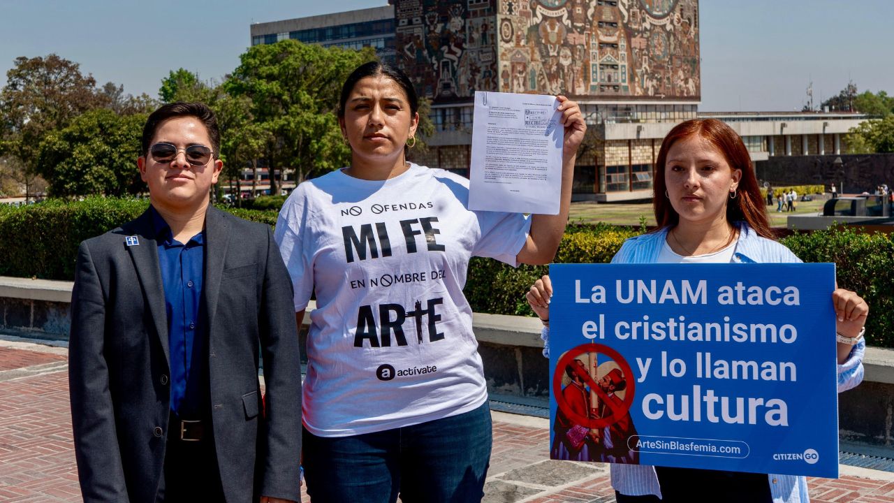 Organizaciones y ciudadanos exigen a la UNAM retirar exposición “La venida del señor”.