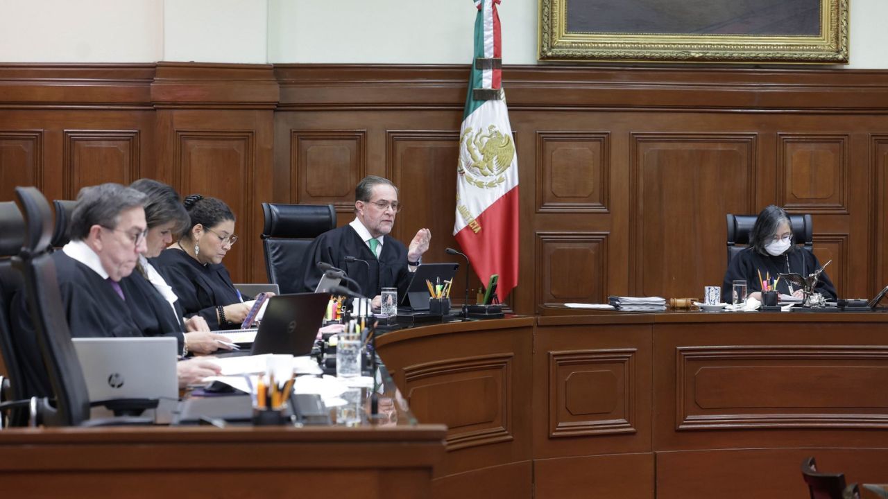 La SCJN por mayoría de votos, eliminó la propuesta de exhortar a las autoridades a acatar las suspensiones en contra de la reforma judicial.
