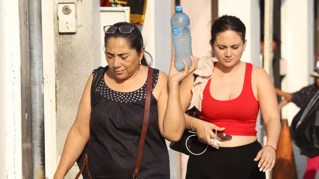 Una circulación anticiclónica en niveles medios de la atmósfera y el escaso contenido de vapor de agua, mantendrá baja probabilidad de lluvia en el noroeste, norte, centro y occidente de México