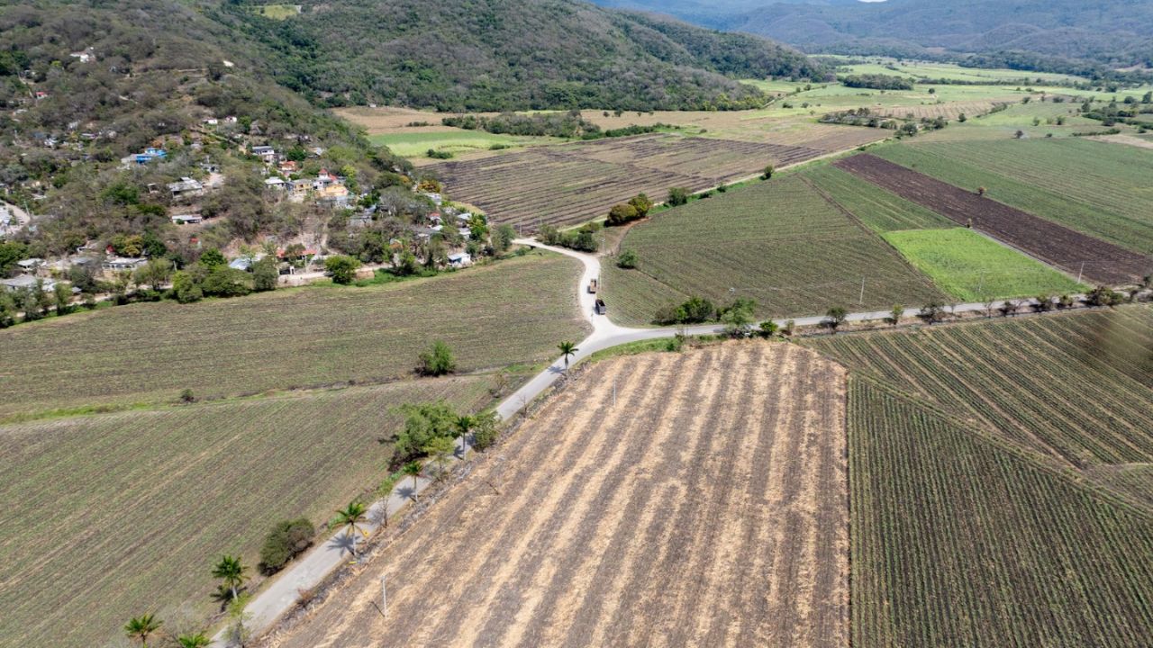 La rehabilitación de la carretera, representa una inversión de 30 millones de pesos para mejorar el arroyo vehicular