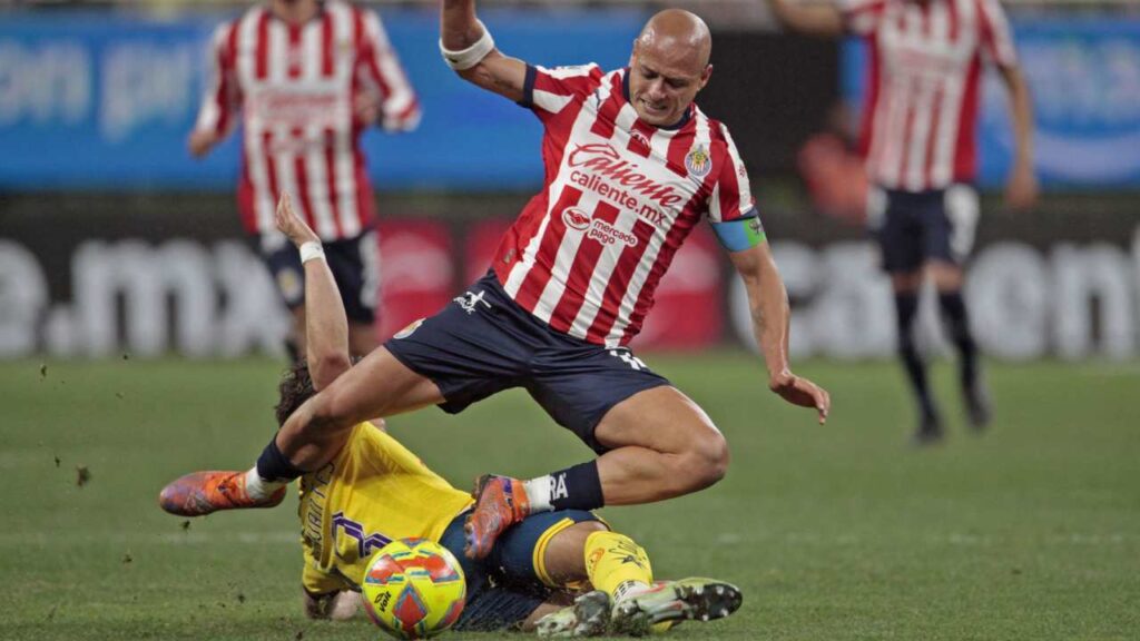Chivas perdió por goleada ante el América y queda eliminado del torneo de Concacaf.