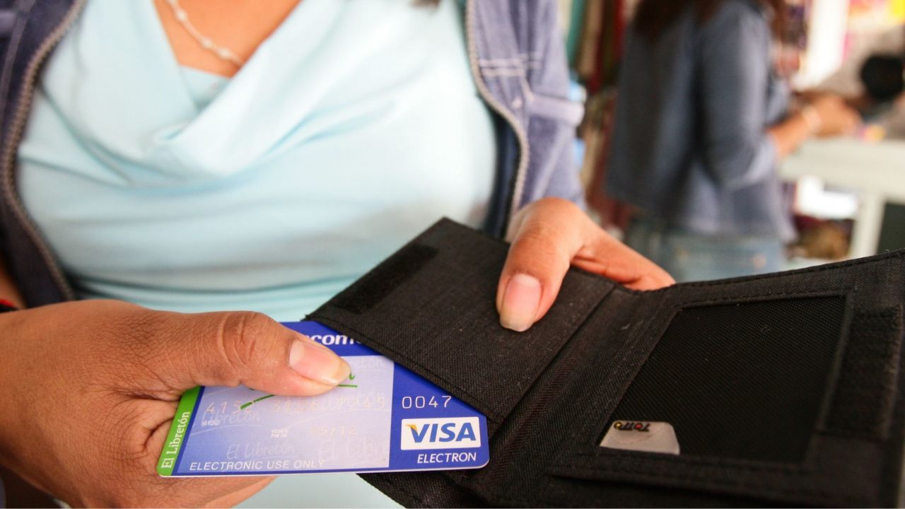 Banamex apuntó que tu tarjeta de crédito y débito son más que sólo medios para pagar o retirar dinero del cajero.