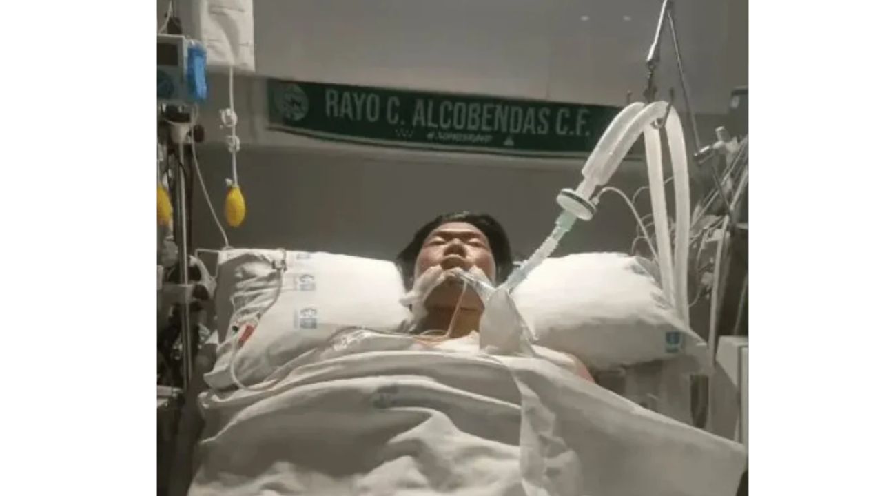 Joven es hospitalizado de emergencia por un accidente en la cancha