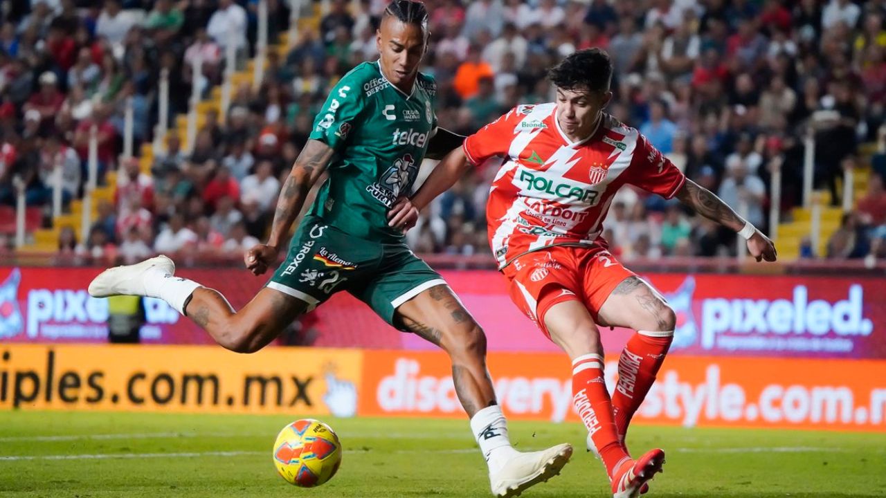 Con un jugador menos, Necaxa logró los tres puntos en la jornada 12, mientras que León suma su segunda derrota consecutiva.