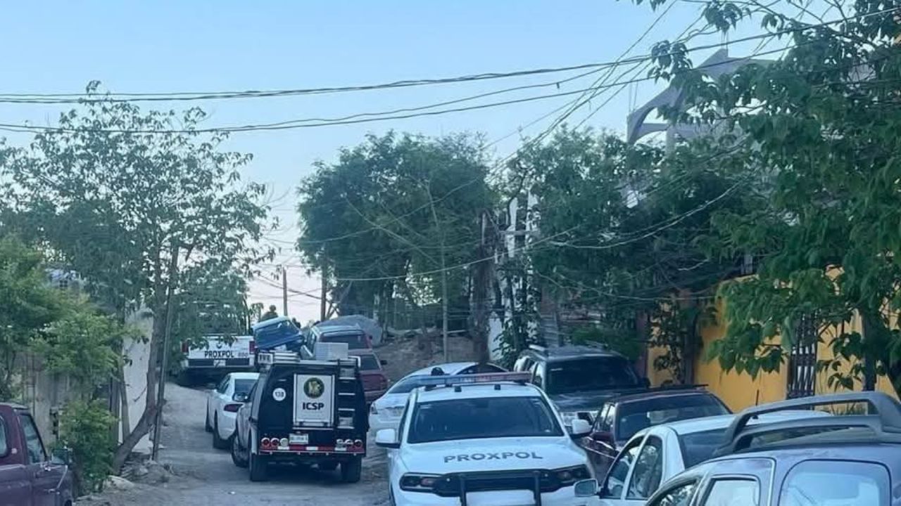 Localizan tres cuerpos maniatados y en descomposición en Escobedo.