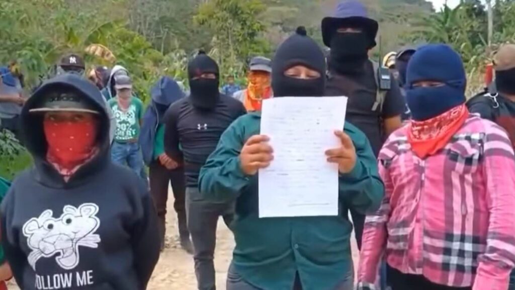 Pueblos originarios de Chiapas denunciaron que fuerzas del orden detuvieron a 20 personas de la comunidad de Tila, en la madrugada.