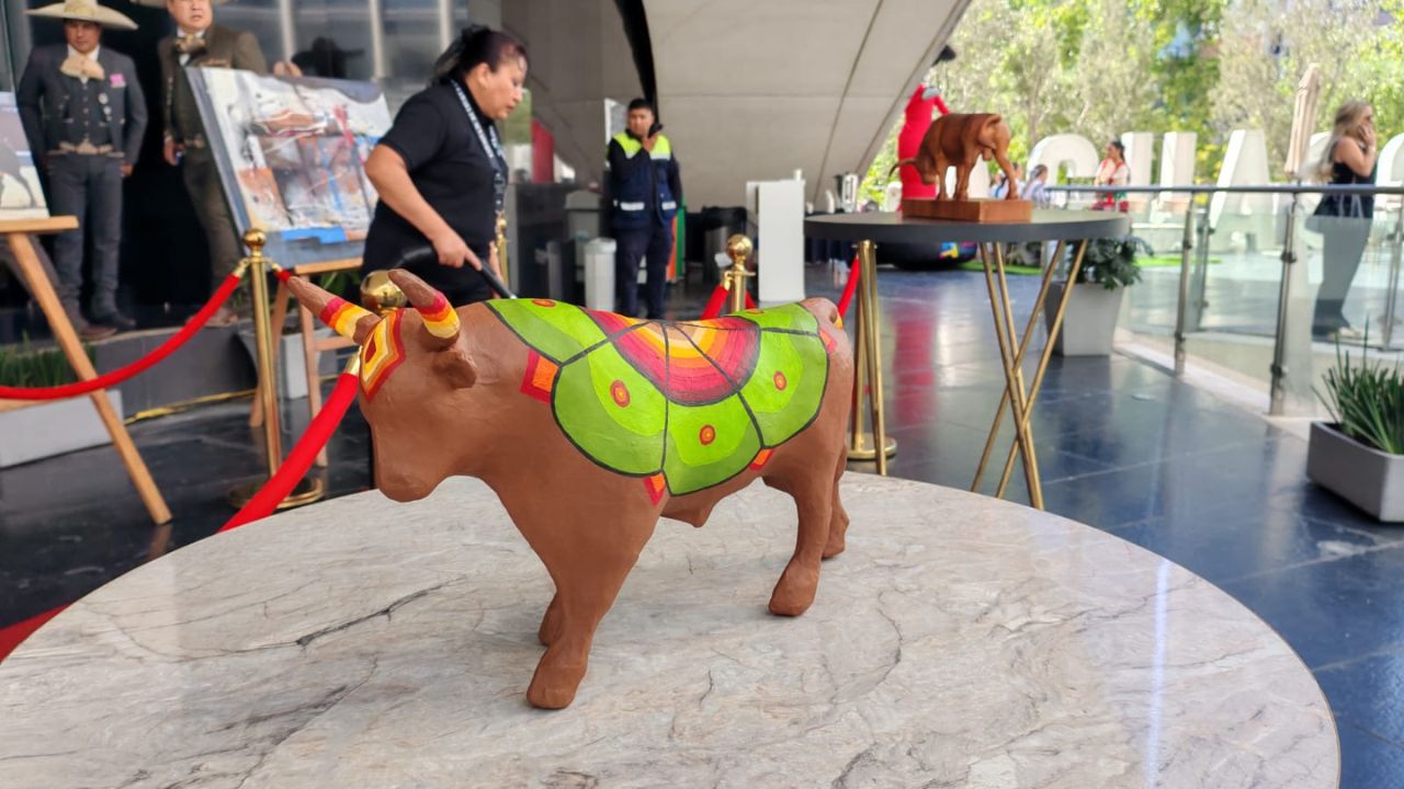 aspectos de la obra “El Gigante de México”