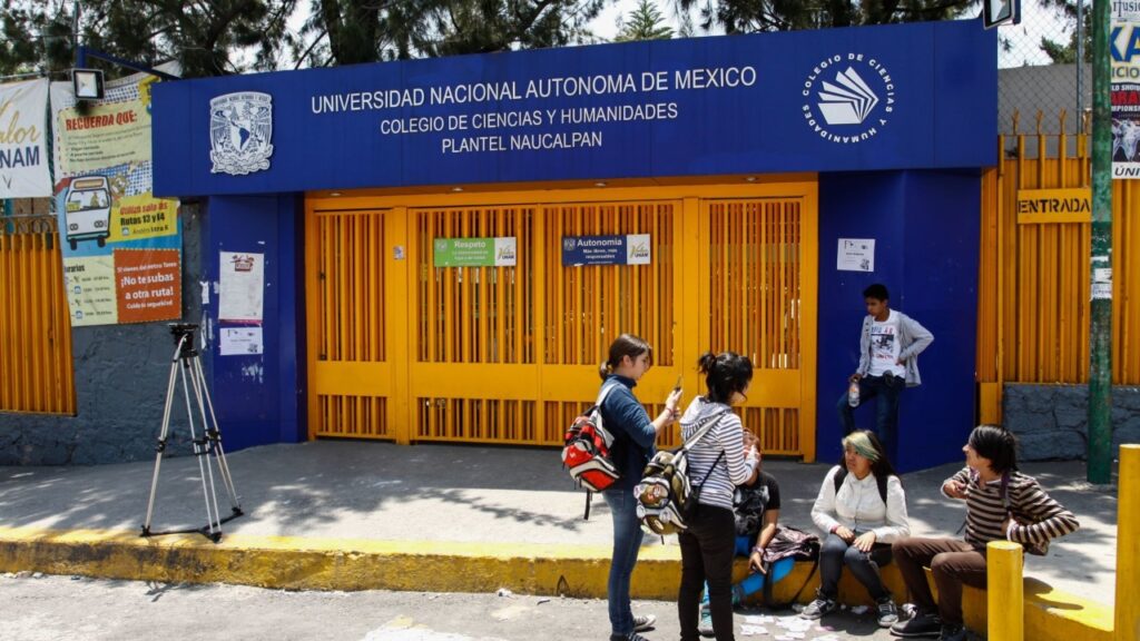 César Emiliano Hernández Dávalos, alumno del CCH Naucalpan, perdió la vida tras desmayarse