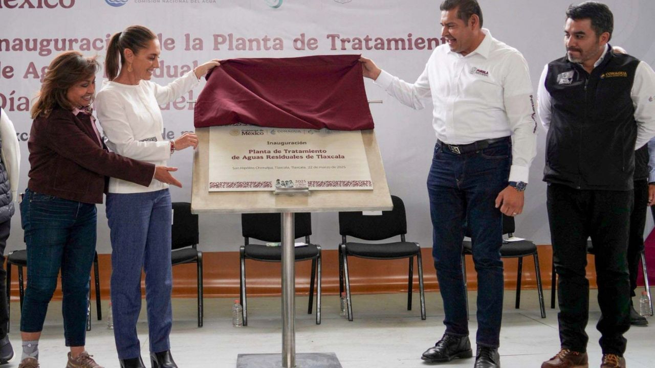 Claudia Sheinbaum arrancó la limpieza del río Atoyac con la advertencia de que se dará un ejemplo al mundo y se sancionará empresas. 