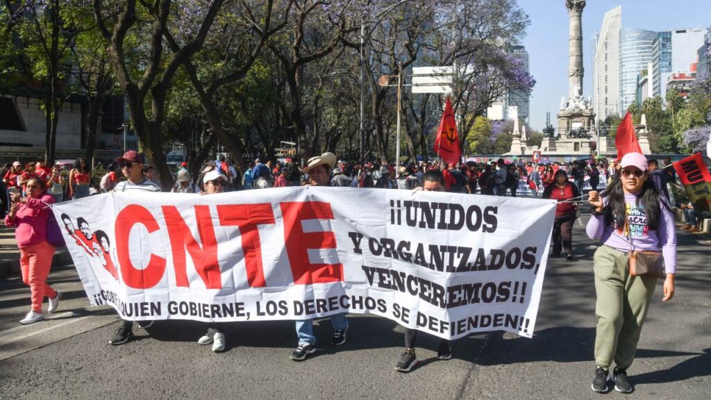 Integrantes de la CNTE detallaron que la titular del Ejecutivo se comprometió a retirar la iniciativa del Issste.