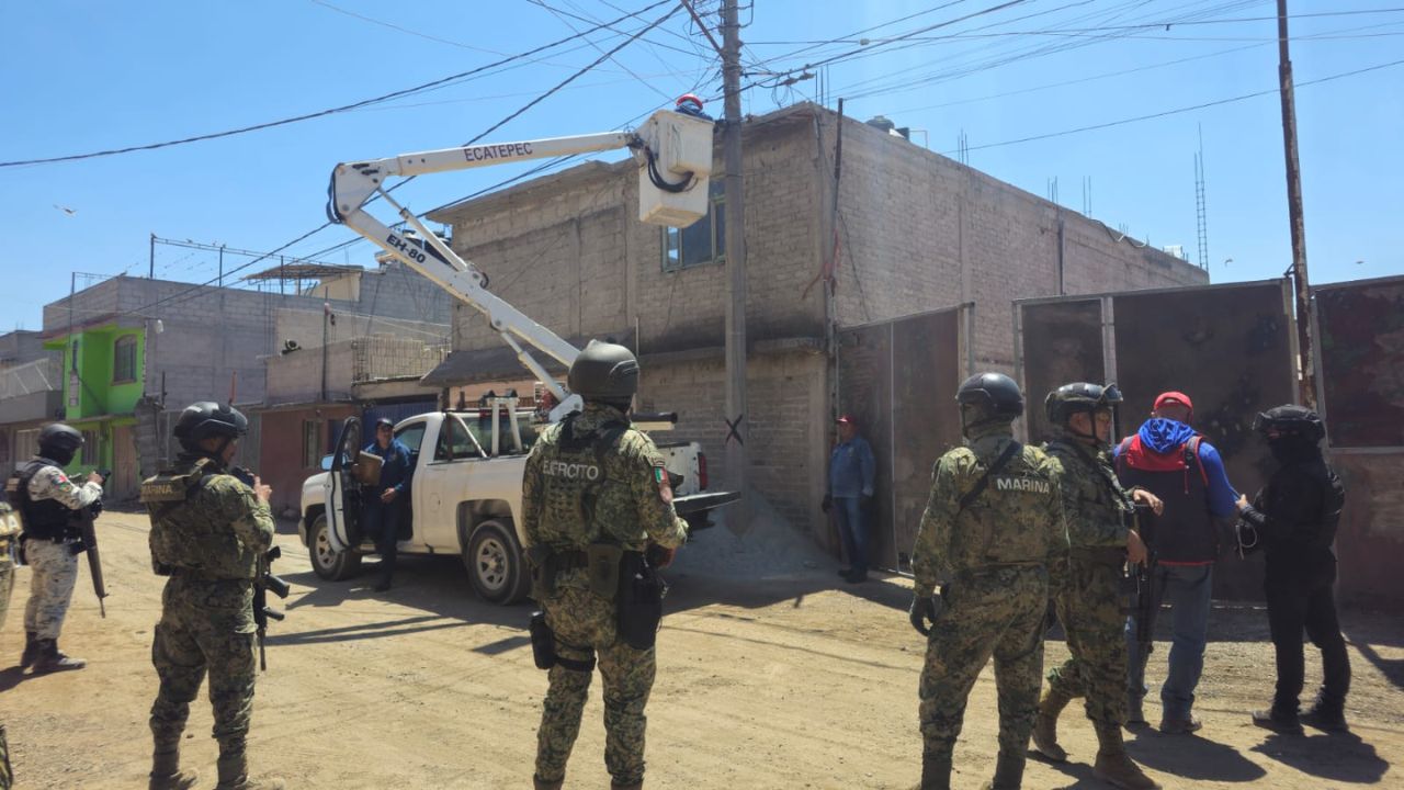 La Marina indicó que en coordinación con la Defensa y la Policía y Fiscalía estatales retiraron "narco cámaras" en Ecatepec.