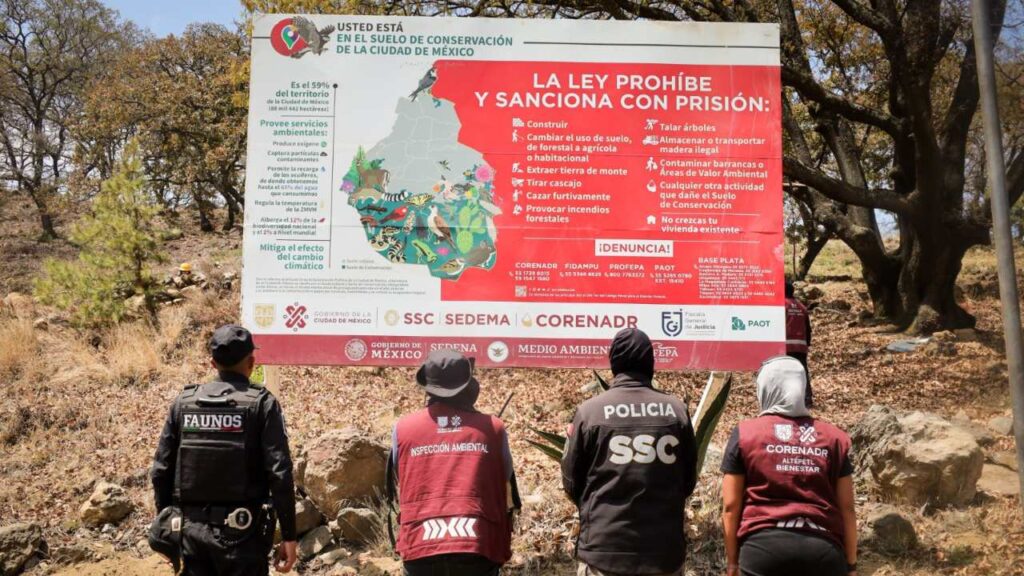 Autoridades del Gobierno de la CDMX recuperan 4.6 hectáreas de suelo agrícola en Xochimilco.