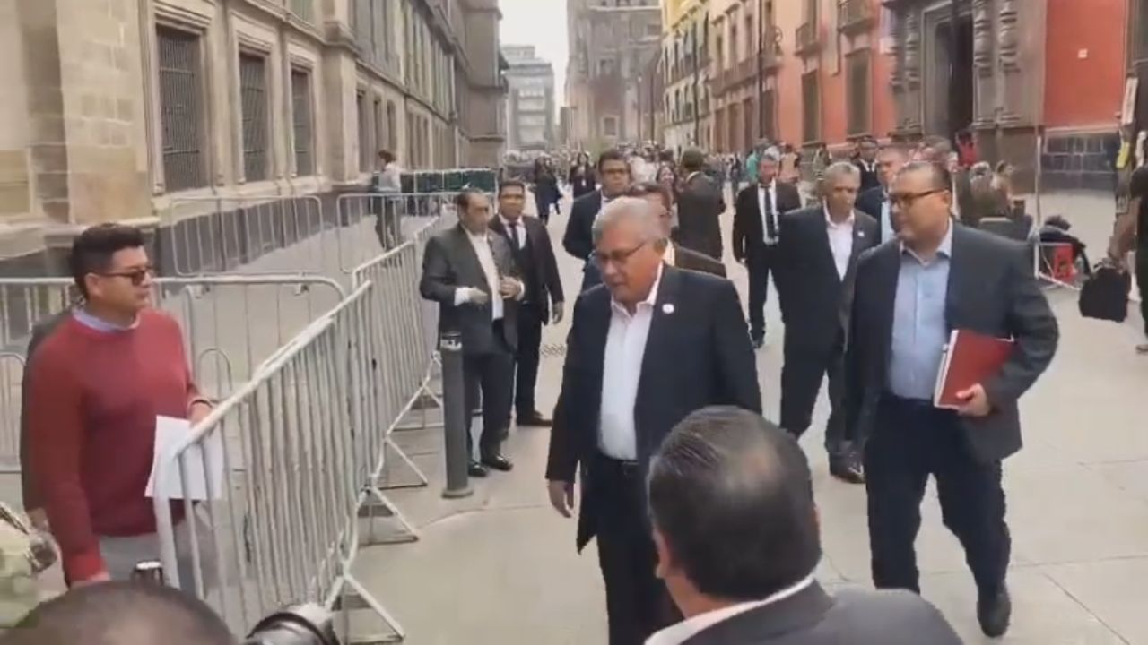 La dirigencia nacional del SNTE se encuentra reunida, en Palacio Nacional, con Sheinbaum.