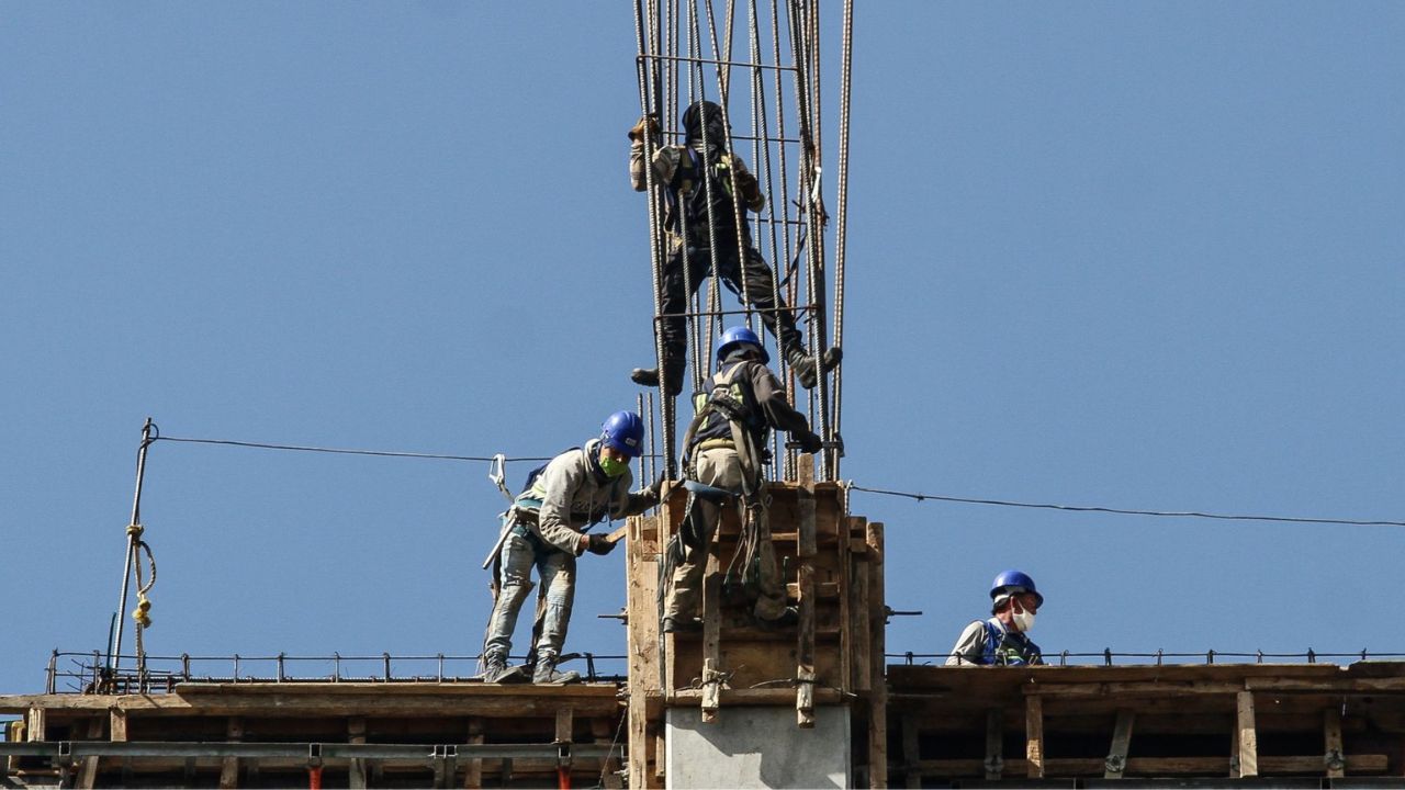En enero, el valor de la producción de las empresas del sector de la construcción cayó al registrar -4.2% mensual.