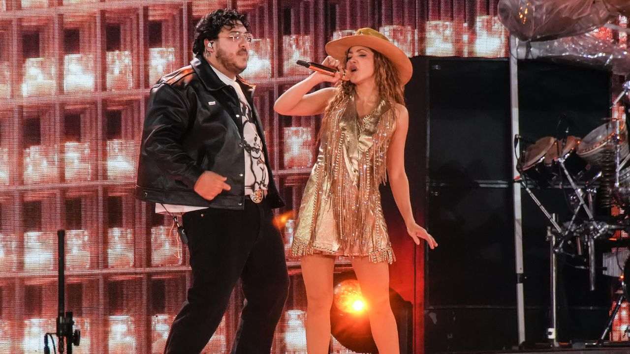 Shakira y Grupo Frontera en el cuarto concierto de Las mujeres ya no lloran World Tour en el Estadio GNP.