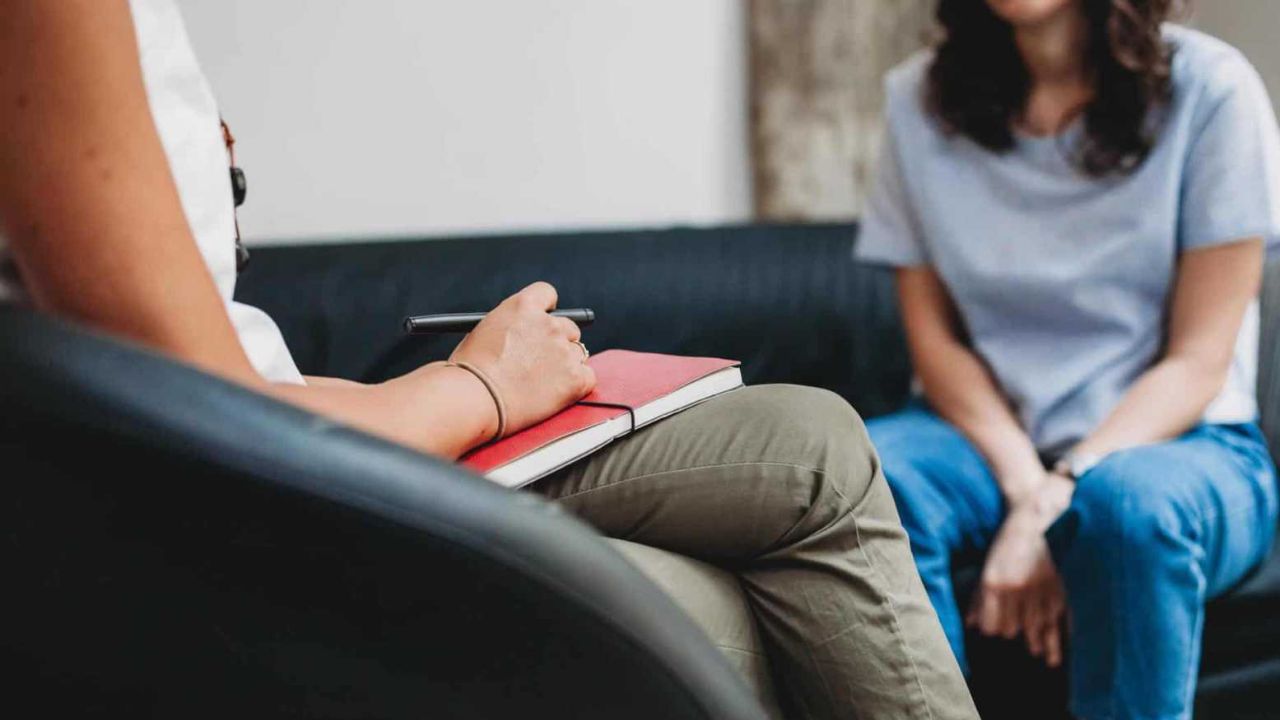 La atención está dirigida a la comunidad universitaria, personal de salud y público en general