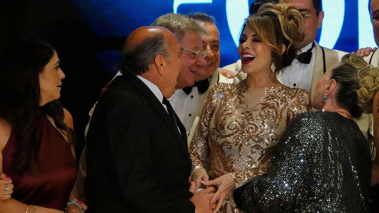 El empresario Antonio Pérez Garibay acudió a la alfombra roja con motivo de la entrega de los reconocimientos Los 100 Más Influyentes de México y Latinoamérica 