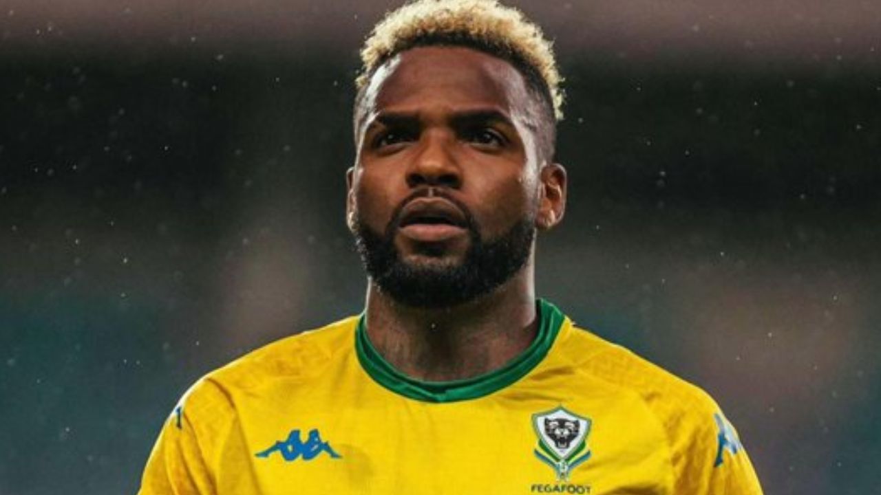 El gabonés Aaron Boupendza formaba parte del Zhejiang FC, 